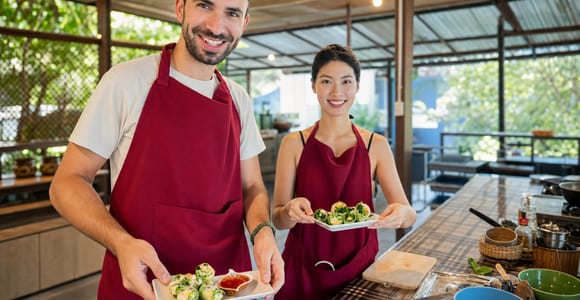 Chiang Mai: Thai Cooking Class with Market Tour & Farm Visit