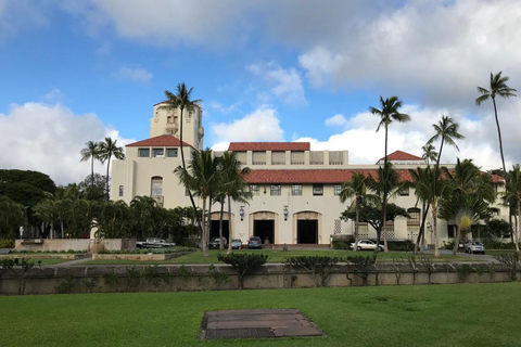 Charms of Honolulu Walking Tour for Couples