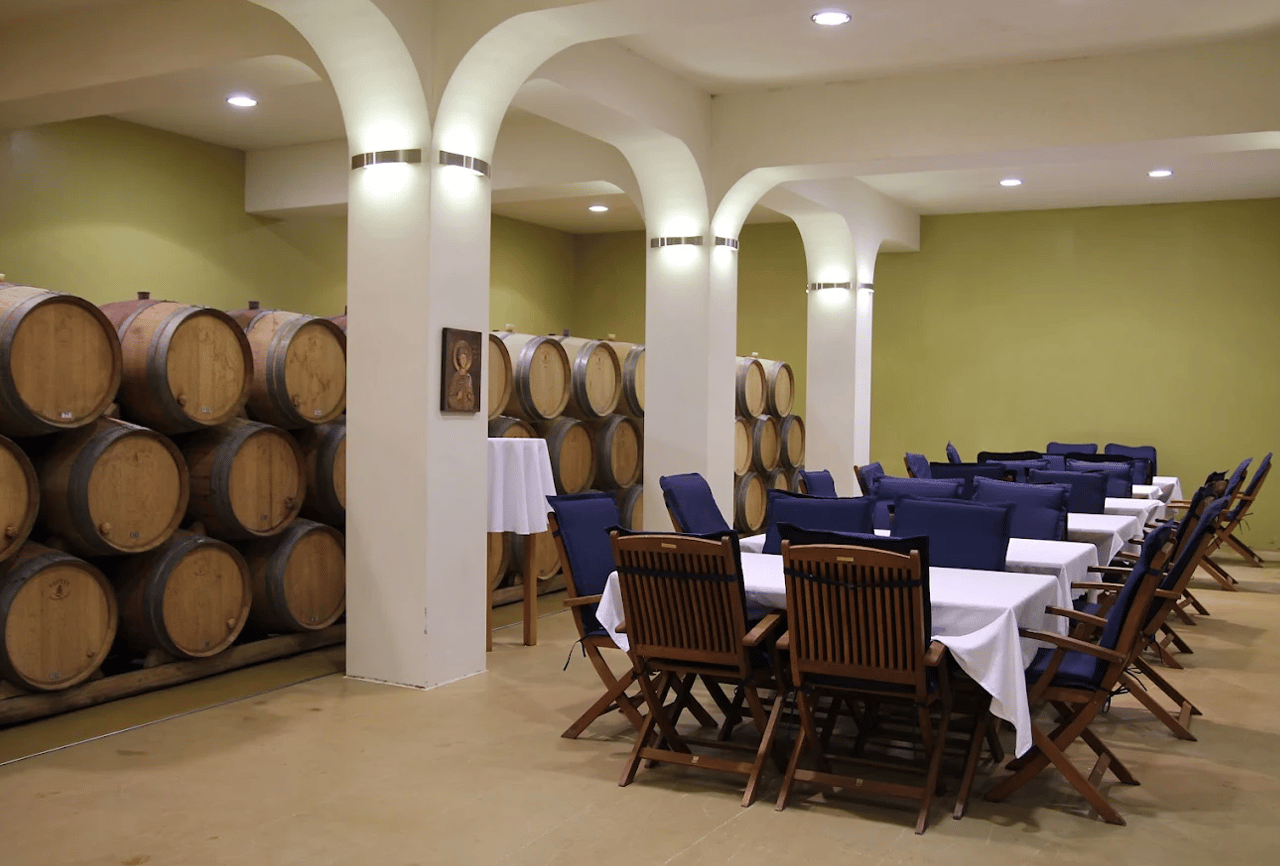 Varna: Weingut-Tour mit Verkostung & Aladzha-Felsenkloster