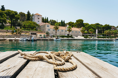 Split: Blaue Lagune und 3 Inseln Speedboat Tour mit Mittagessen