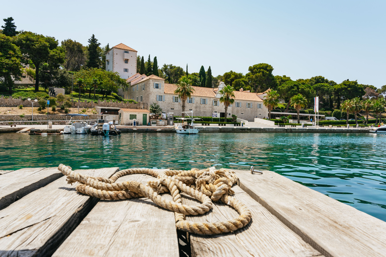 Split: Excursión en lancha rápida por la Laguna Azul y las 3 Islas con almuerzo