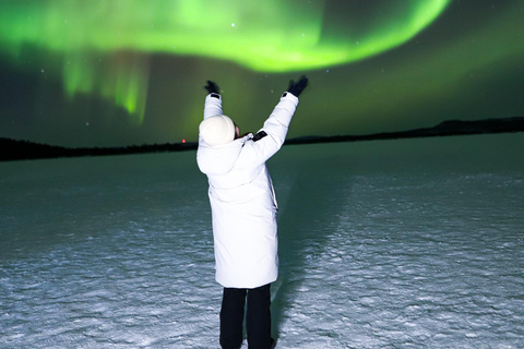 Saariselkä,Kakslauttanen: Aurora Hunting & Photography Tour. Private Aurora Hunting & Photography Tour By Minivan
