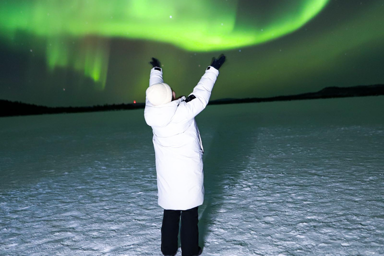 Saariselkä,Kakslauttanen: Aurora Hunting & Photography Tour. Private Aurora Hunting & Photography Tour By Minivan