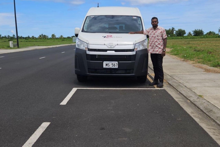 Prywatny transfer vanem z lotniska Nadi do hoteli na Wybrzeżu KoralowymLotnisko Nadi do DoubleTree Hilton Fiji Resort