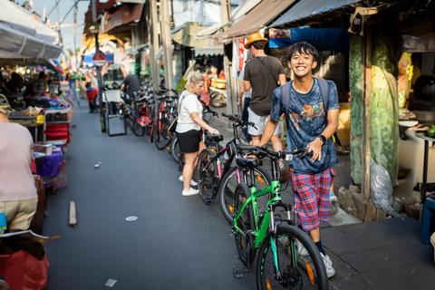 Must-try: Hidden Bangkok Bike and Food Tour