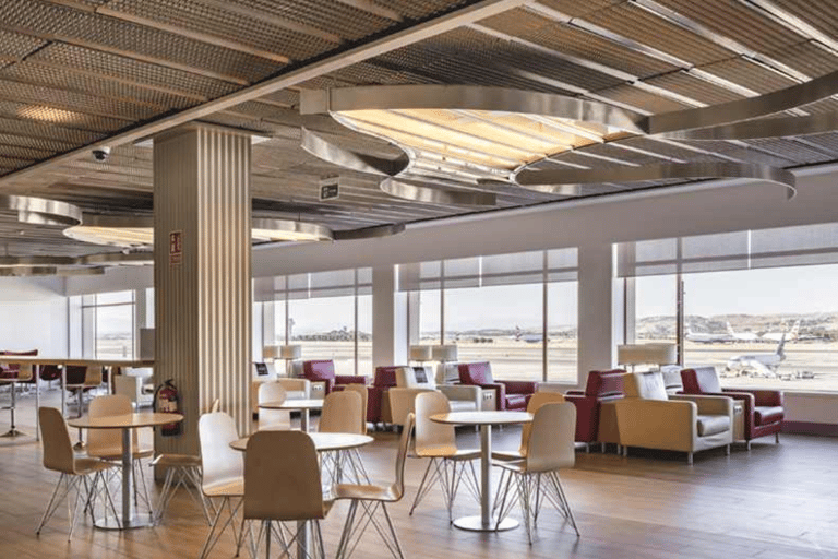 Madrid: Adolfo Suarez-Barajas Airport Lounge Access T3 International Departure: Sala VIP Puerta del Sol