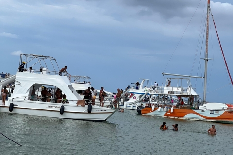 Partyboot: all-inclusive met muziek, dansen en snorkelen