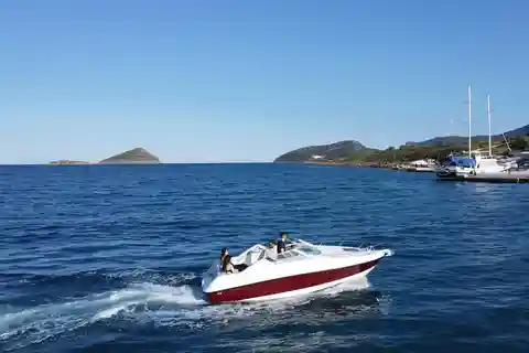 Athens: Private Boat Tour with Swimming and Snorkeling
