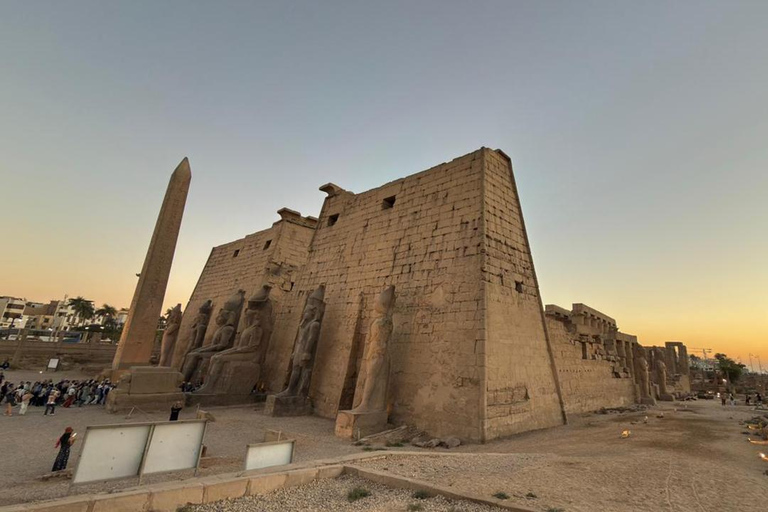 Luxor: Private Luxor Temple Sunset Tour Luxor private tour in Japanese