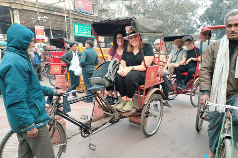Mercado nocturno y comida callejera en Delhi (medio día, guiado por mujeres)Mercado de día y comida callejera en Delhi (medio día, guiado por mujeres)