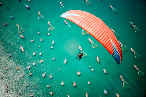 Voar de parapente e ver Da Nang do alto é maravilhoso