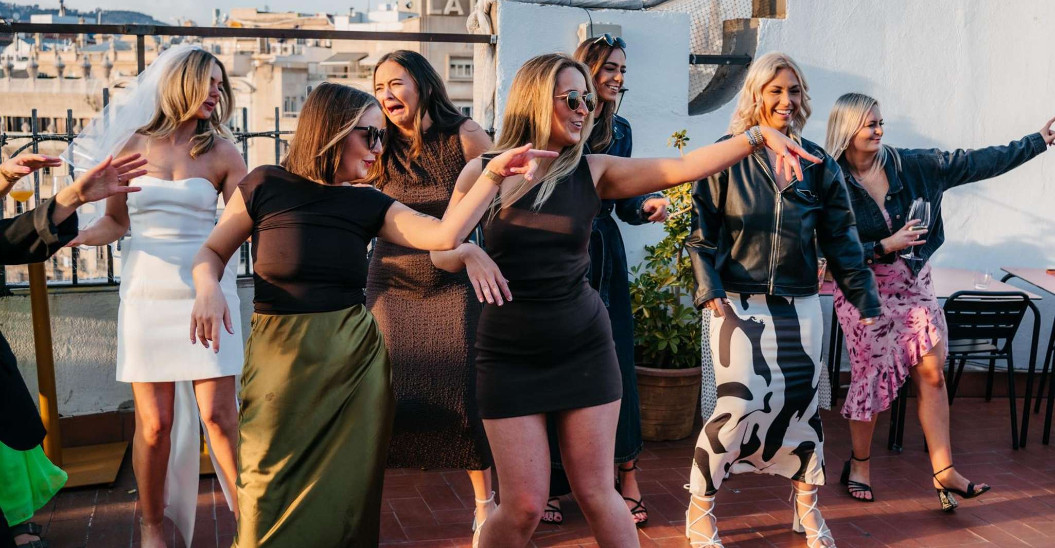 Barcelona: Rooftop Salsa Class with Bottomless Sangria photo 3