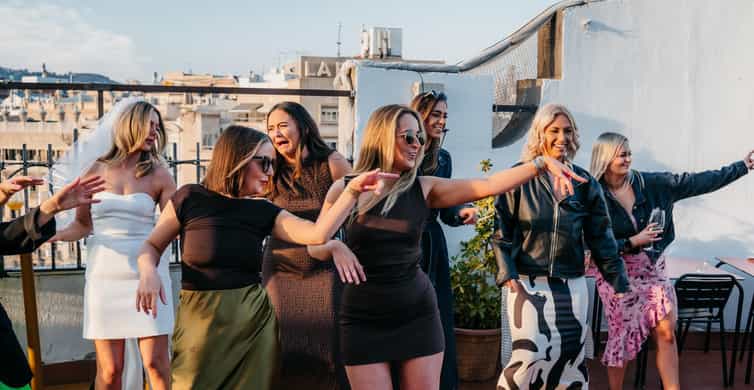 Barcelona: Rooftop Salsa Class with Bottomless Sangria photo 3