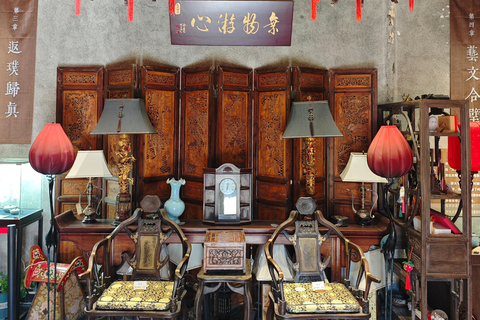 Beijing: Traditional Craft Workshop in Hutong