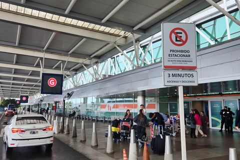 Buenos Aires: Privater Flughafentransfer in/aus EZE - StadtVon Buenos Aires zum Flughafen