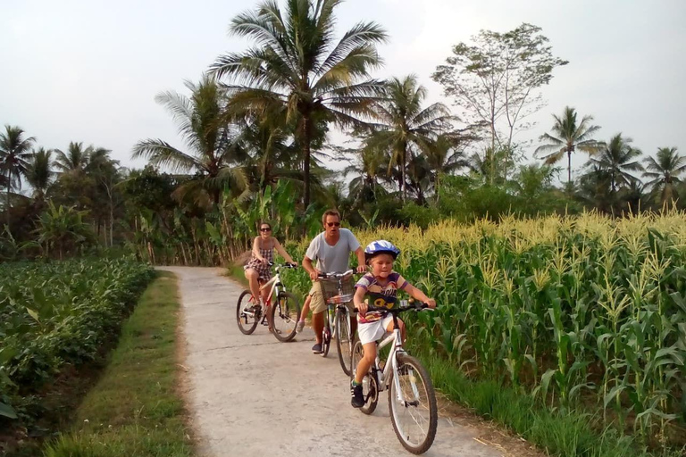 Borobudur tample, Cycling & Elo River Rafting Tour