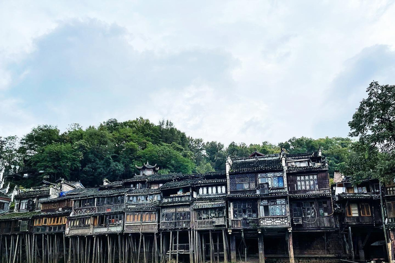 Zhangjiajie: Furong & Fenghuang 2-Day Tour with Boat Ride Small Group (4 people)