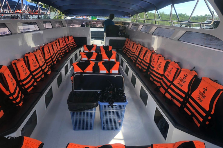 Phuket: Isla James Bond y tour en canoa por la bahía de Phang NgaPhuket: Isla James Bond Koh Yao en catamarán rápido premium