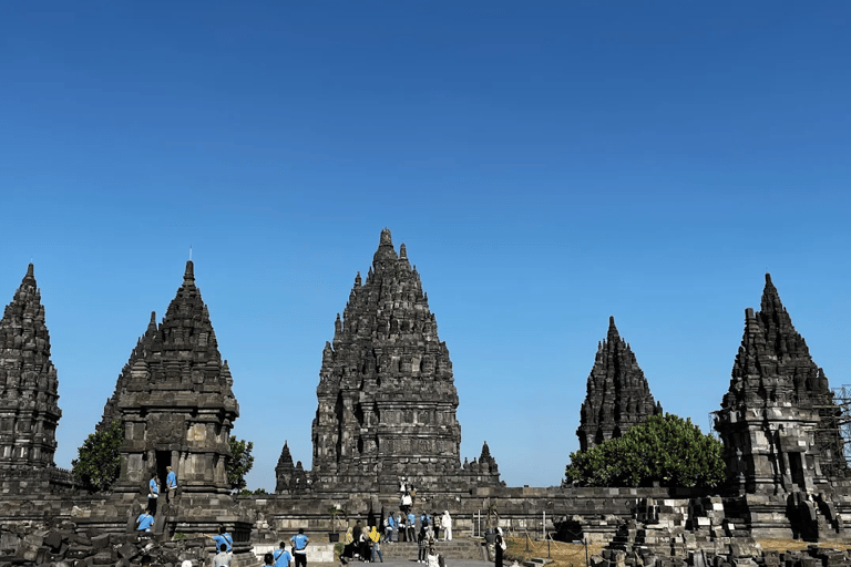 Tour del Tempio di Borobudur e del Tempio di Prambanan con scalata