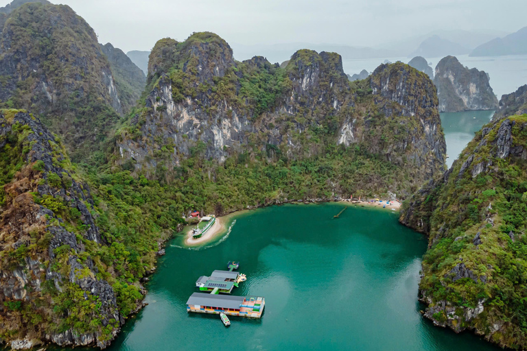 Hanoi: Bai Tu Long Bay Luxury Day Cruise with Lunch & Kayak