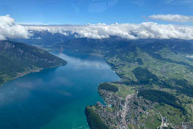 Bern: Private Helicopter-Tour for 4 People to Lake Thun Private Helicopter-Tour for 4 People to Lake Thun