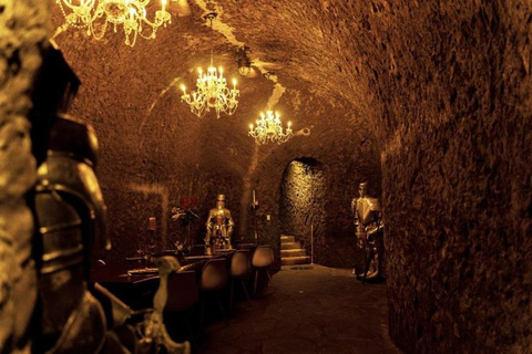 San José: Villa Colón Caves Night Tour with Transfers
