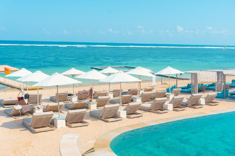 Nusa Dua: Canna Bali Beach Club Day-Pass/Cama de dia com F&amp;BPacote Daybed &amp; Bucket (até 3 pessoas)