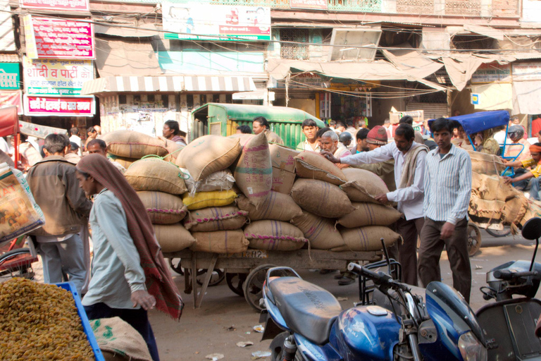 Espectáculo de luz y sonido del Fuerte Rojo con el tour a pie por la Vieja Delhi