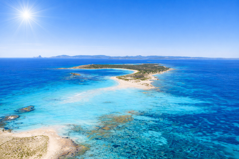 Ibiza: Boat to Formentera with VIP bed, open bar, breakfast, lunch, dinner Full Experience with Sunset (in advance, phase 3)