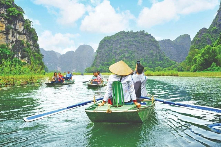 Tour en bateau de Trang An, pagode de Bai Dinh et visite d&#039;une journée de la grotte de Mua