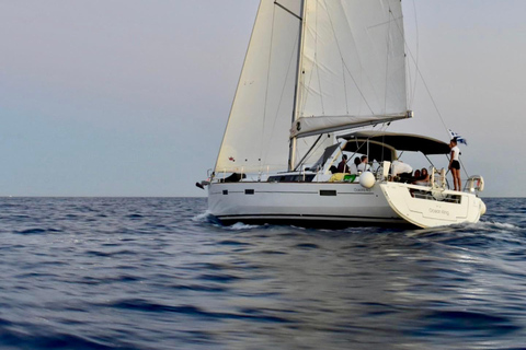 7-Day Crewed Charter "The Cosmopolitan" Beneteau Oceanis 45