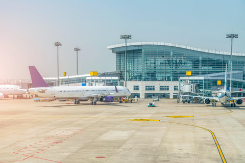 Kuala Lumpur: Private Airport Welcome Transfer & City Intro