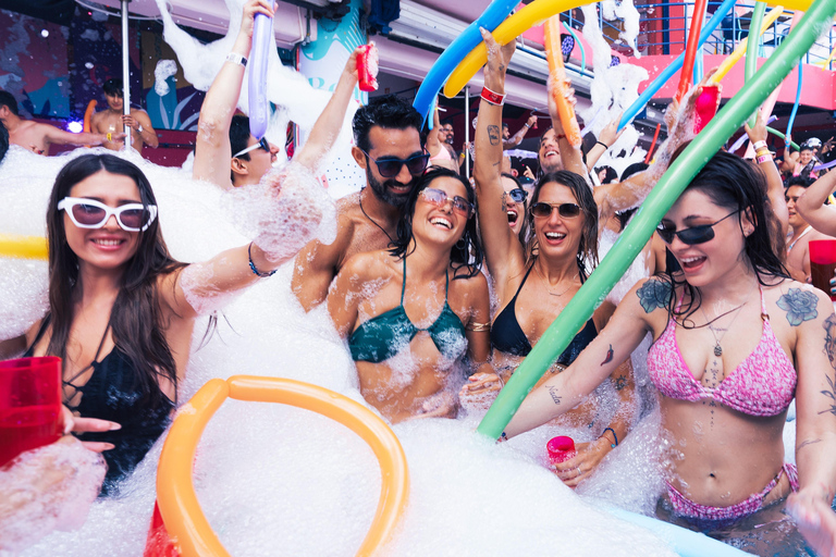 Cancun: Coco Bongo Spring Break Beach Party with Open Bar