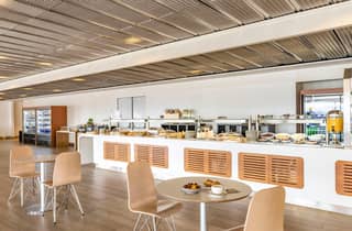 Madrid: Zugang zur Puerta de Alcalá VIP Airport Lounge (T2)