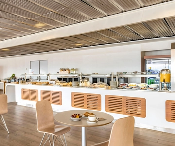 Madrid: Access to Puerta de Alcalá VIP Airport Lounge (T2)