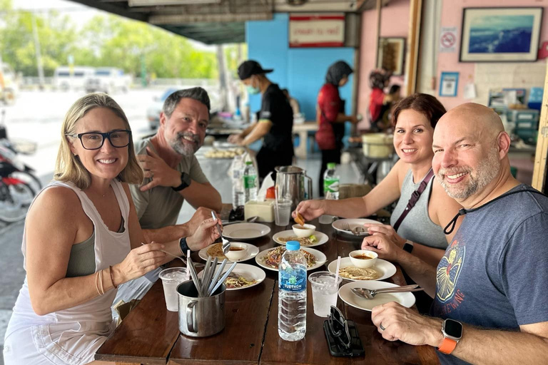 Krabi: Morning Food Tour with Local Guide