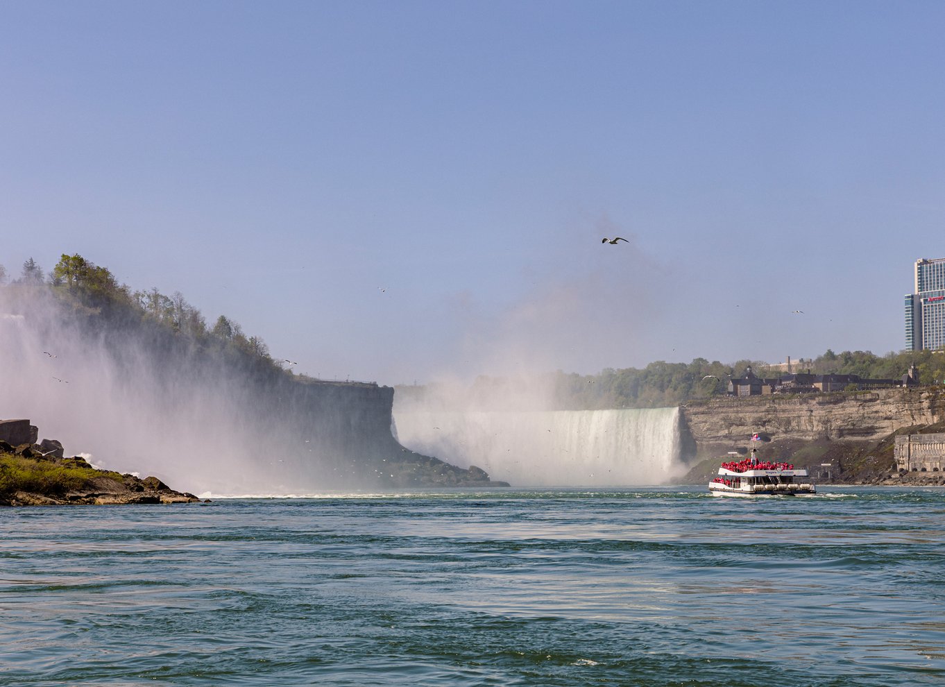 Niagara Falls: Bådtur og rejse bag vandfaldene