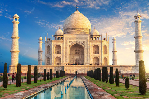 Vanuit Delhi: privé Taj Mahal &amp; Agra dagtrip met transfersRondreis vanuit Delhi met auto + gids