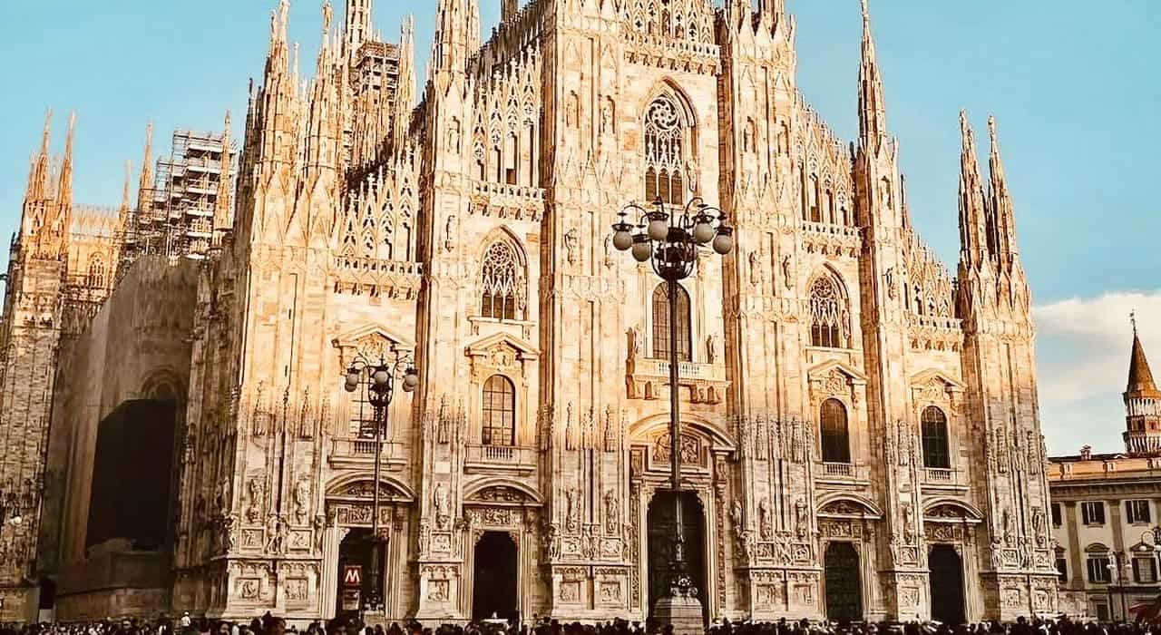 Mailand: Mailänder Dom und Dach, Legenden der Wasserspeier Mailand: Mailänder Dom und Dach, Legenden der Wasserspeier