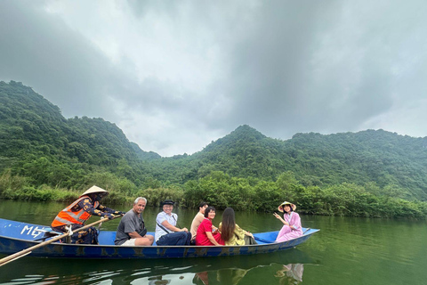 Da Hanoi: Tour di gruppo della Pagoda dei Profumi di una giornata intera con pranzoTour con funivia