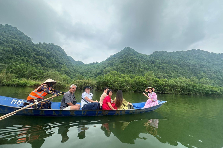 Da Hanoi: Tour di gruppo della Pagoda dei Profumi di una giornata intera con pranzoTour con funivia