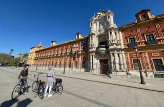 Sevilla: Fahrrad- und E-Bike-Tour zu Highlights in kleiner Gruppe