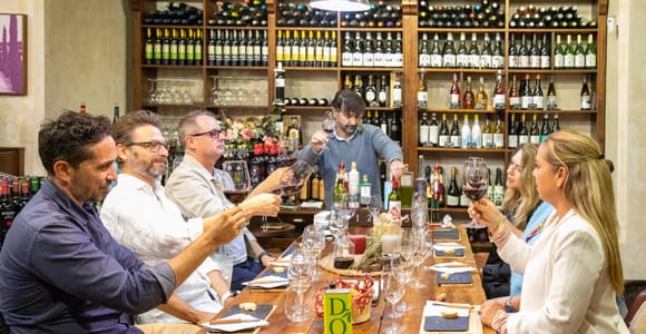 Marbella: Tour of the Old Town with Tapas & Wine
