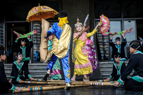 Manila: Private* Dinner with Cultural Show and City Tour