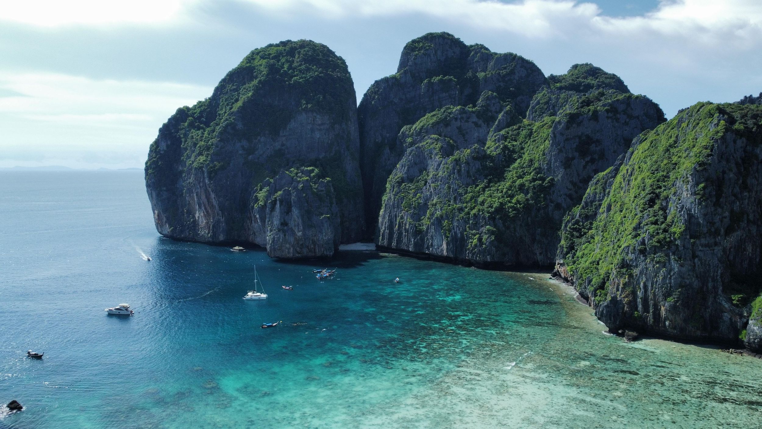 Krabi: Phi Phi und 4 Inseln mit Schnorcheln mit dem Schnellboot