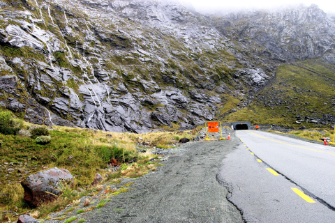 New Zealand: 9-Day Private Tour with 14-16 Activities With Entry Tickets for Activities & Accommodation