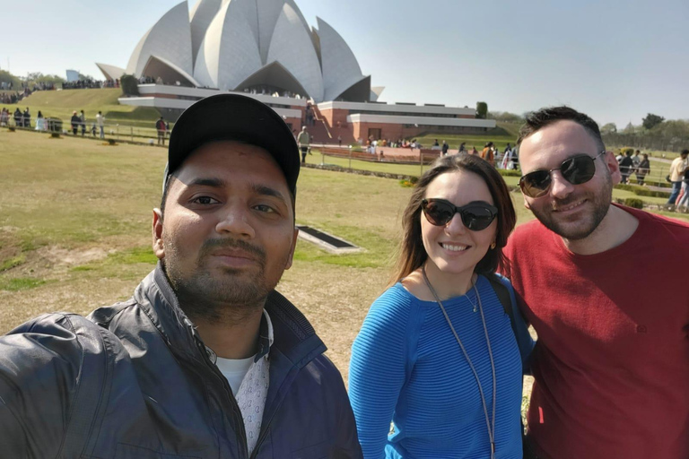 Delhi: tour privado de medio día o día completo por la antigua y la nueva DelhiTour por la antigua y nueva Delhi con servicio de guía