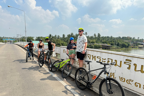 Excursion d'une journée à vélo à Damnoen Saduak au départ de Bangkok