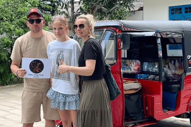 Negombo: Private Village Tour by Tuk-Tuk with Hotel Pickup