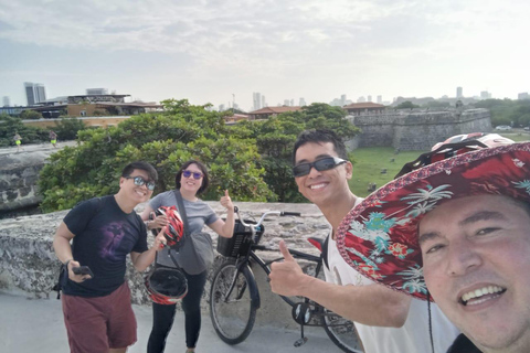 卡塔赫纳：本地向导陪同的自行车之旅